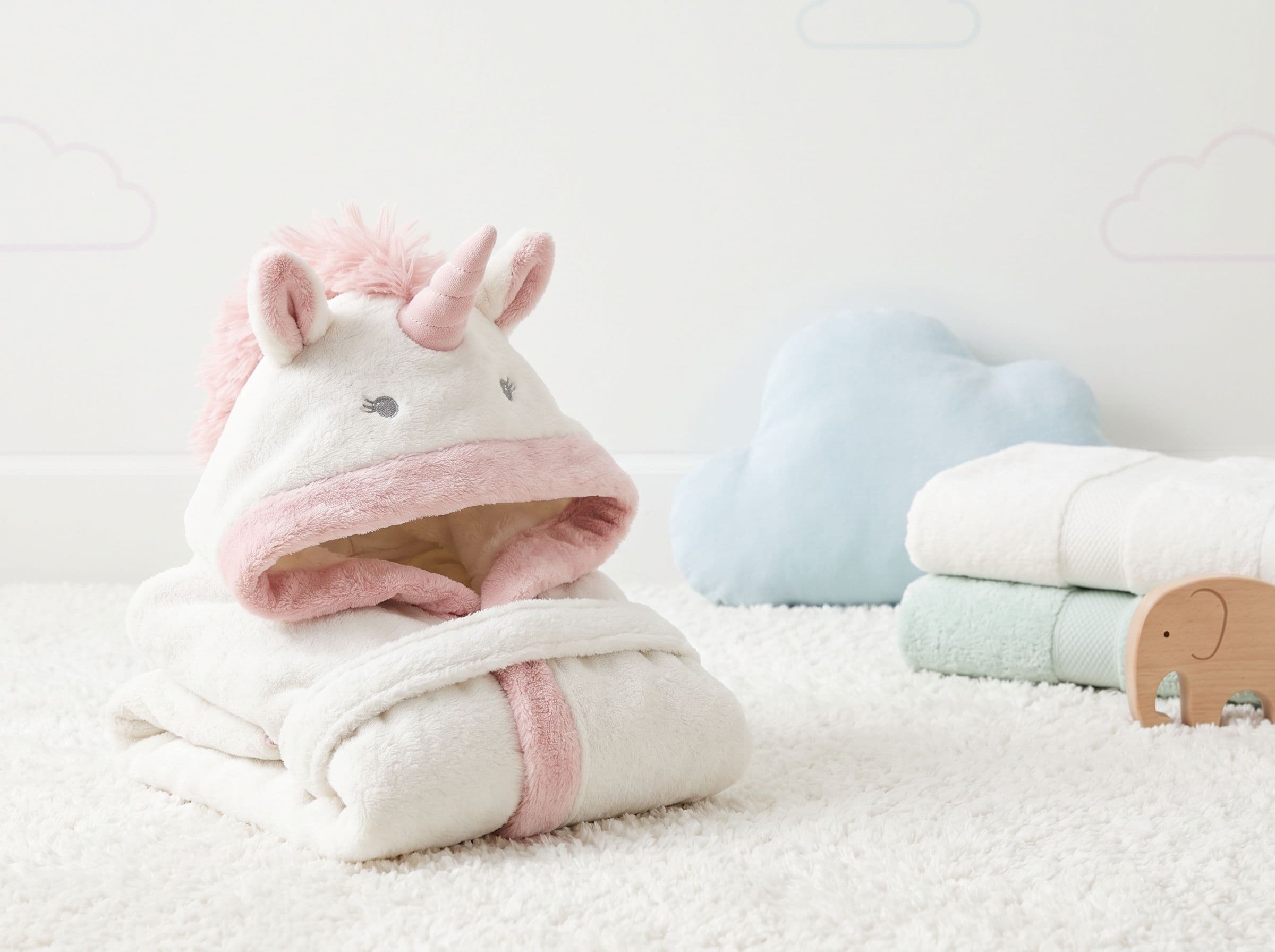 Quels sont les avantages dun peignoir de bain pour bebe